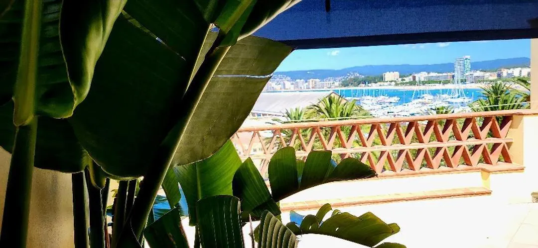 Duplex Amb Terrassa I Vistes Al Mar By Apartaments La Catifa Palamós 0*,  Spagna